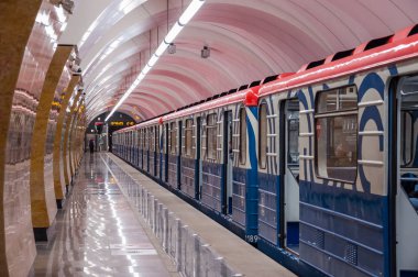 Moskova, Rusya - 26 Nisan 2018: Tren istasyonunda 