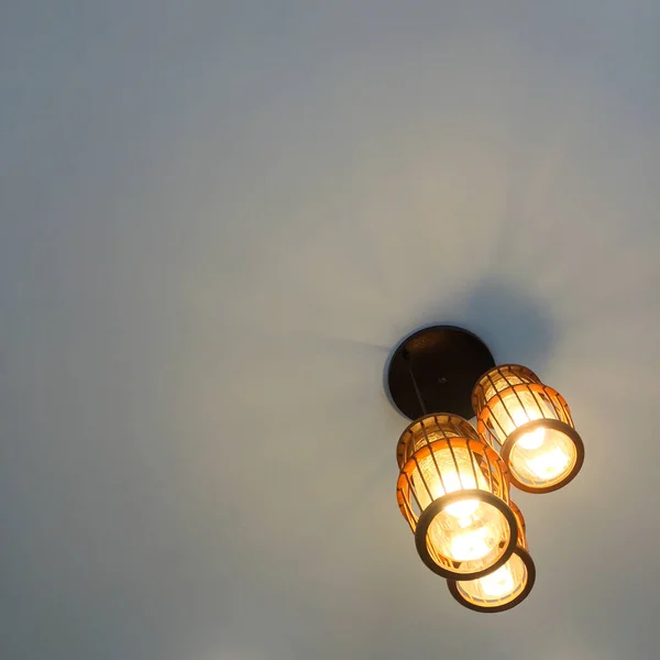Lujo hermosa decoración de la lámpara de luz retro edison —  Fotos de Stock