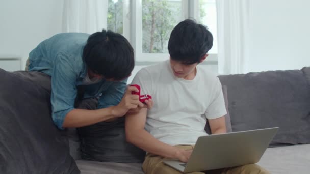 Jeune Asiatique Gay Couple Proposer Maison Moderne Adolescent Coréen Lgbtq — Video