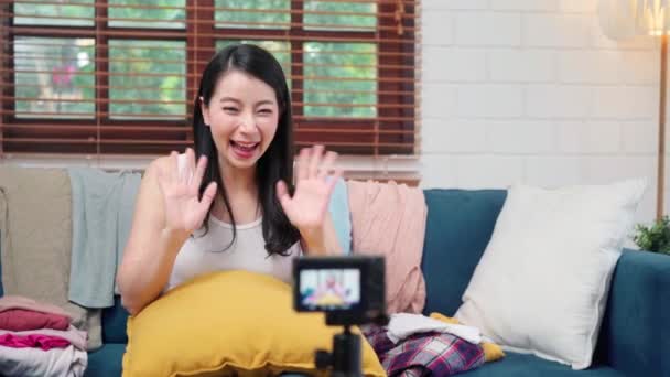 Asian Stylist Fashion Influencer Designer Women Using Camera Streaming Live — Stock Video