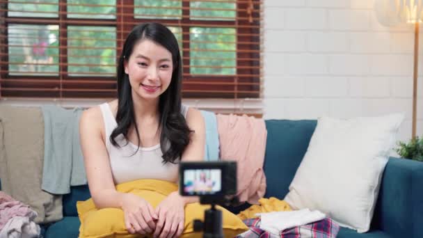 Asian Stylist Fashion Influencer Designer Women Using Camera Streaming Live — Stock Video