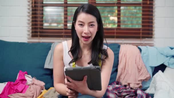 Asiatiska Mode Influencer Designer Kvinnor Som Använder Kamera Streaming Och — Stockvideo