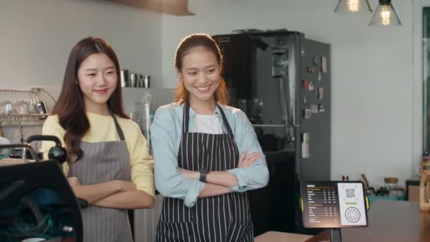 Portret Van Jonge Aziatische Vrouwen Barista Zich Gelukkig Met Vriend — Stockvideo