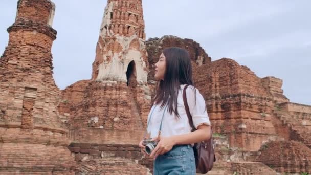 Reisende Asiatische Frau Verbringen Urlaubsreise Ayutthaya Thailand Japanische Backpacker Weibliche — Stockvideo