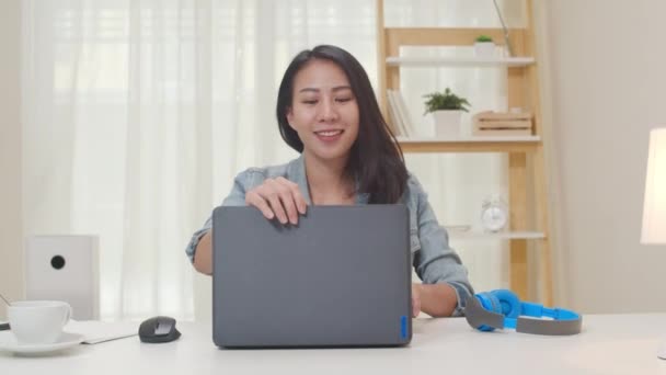 Retrato Ásia Freelance Mulheres Negócios Inteligentes Desgaste Casual Usando Laptop — Vídeo de Stock