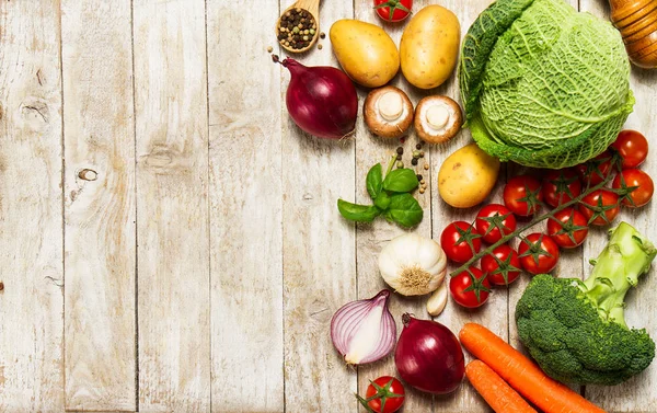 Fundo alimentar saudável. Conceito de alimento saudável com legumes frescos — Fotografia de Stock