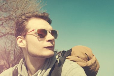 Seyahat ya da tatil kavramı. İleriye baktığımızda Closeup Gezgin. 