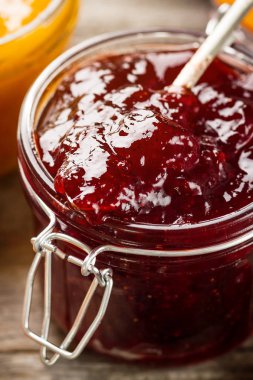Cam meyve ile lezzetli meyve kırmızı çilek berry sıkışmaları