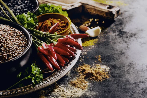 Vackra smakrika aptitretande ingredienser kryddor livsmedelsbutiker för matlagning — Stockfoto