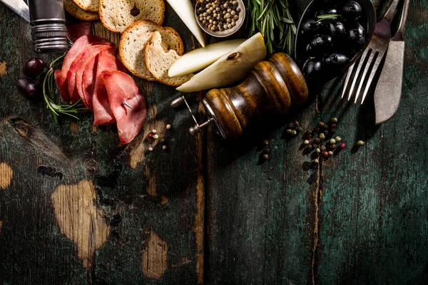Lezzetli İtalyan Yunan Akdeniz yemekleri malzemeler Üstten Görünüm — Stok fotoğraf
