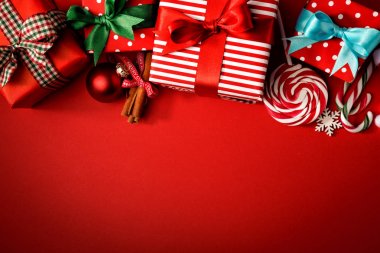 Tatlılar ve hediye yaratıcı kompozisyon