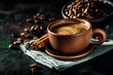 Siyah taze kahve Kupası