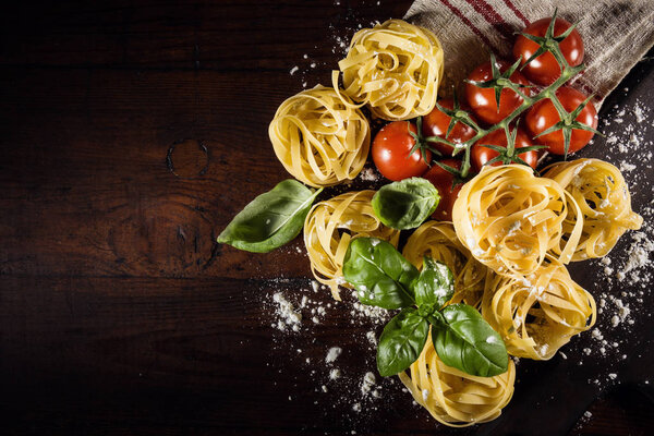 Arrangement of products for preparing pasta