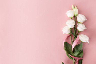 Kurdele ile gül demet