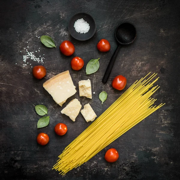 Dall'alto ingredienti per pasta — Foto Stock