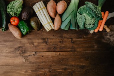 Satırda oluşan çiğ sebze