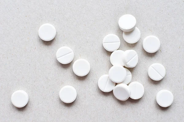 Egy csomó fehér tabletta — Stock Fotó