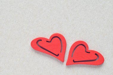 İki kırmızı kalp arka planı