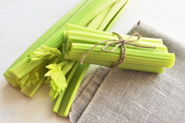 Grup bir kereviz saplarını