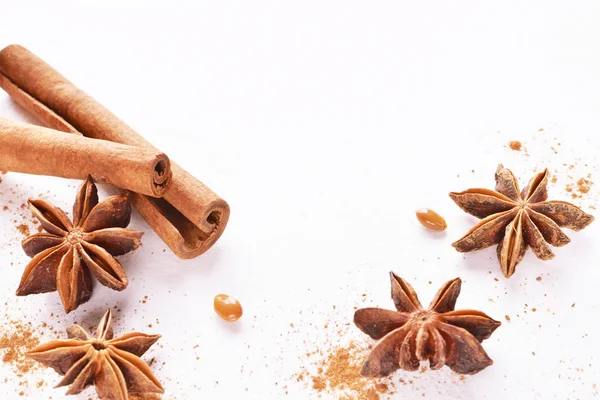 Anise stars with cinnamon sticks — Stock Photo, Image