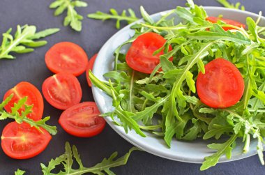 kokteyl domates ve taze Roka Salatası