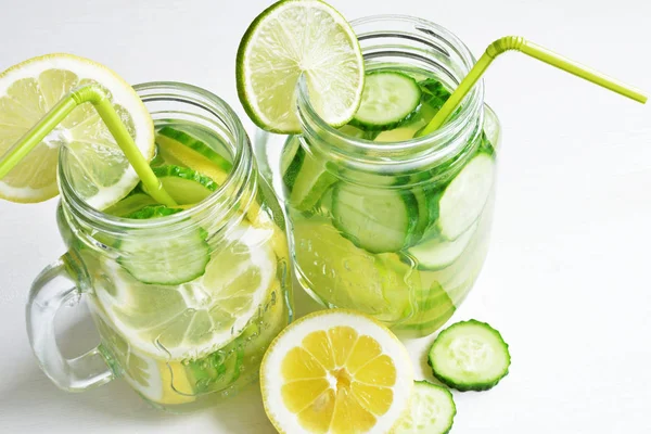 Desintoxicación cítricos pepino agua — Foto de Stock