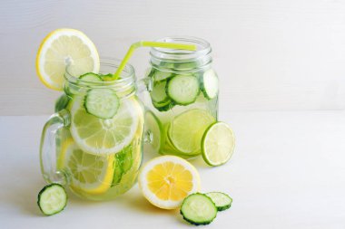 cam kavanozlara narenciye salatalık suyu Detoks