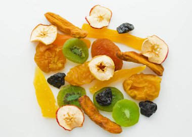 kurutulmuş meyve karışımı