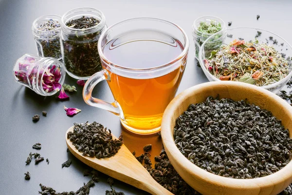 Balck ve bitkisel çay