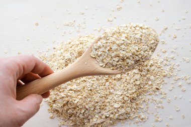 yulaf gevreği beyaz arka plan üzerinde