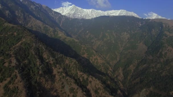 Luchtfoto van de Himalaya mountain — Stockvideo