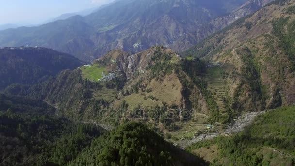 Antenowe Himalayan wieś — Wideo stockowe