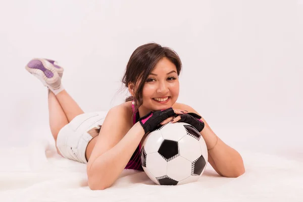 Aziatische Meisje Kijkt Kleren Voor Sporten Met Een Bal Voor — Stockfoto