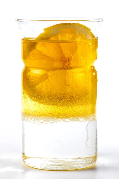 Boisson Gazeuse Avec Une Tranche Citron Citron Avec Des Bulles — Photo