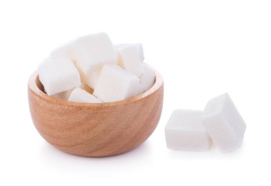 Beyaz arkaplanda şeker küpü