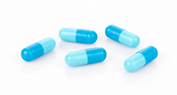 Pillen Kapseln isoliert auf weißem Hintergrund — Stockfoto