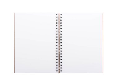 Beyaz arka plan üzerinde izole boş gerçekçi spiral defter