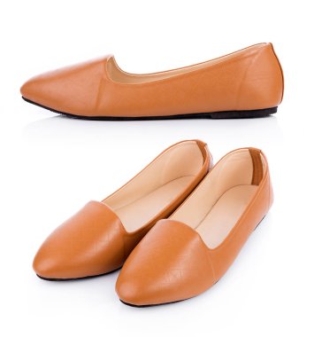 Deri ayakkabılar beyaz arkaplanda izole