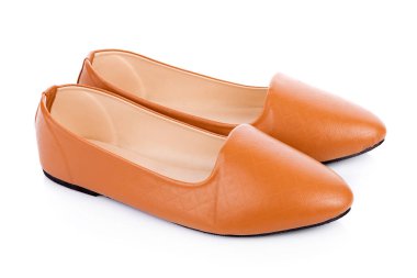 Deri ayakkabılar beyaz arkaplanda izole