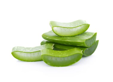 aloe vera taze yaprak beyaz izole