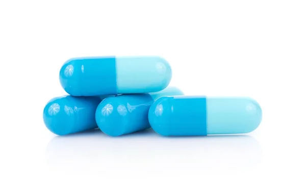 Pillen capsules geïsoleerd op witte achtergrond — Stockfoto