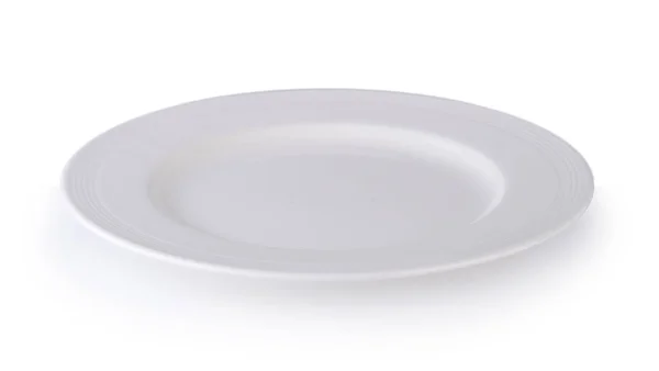 Weißer Teller isoliert auf weißem Hintergrund — Stockfoto
