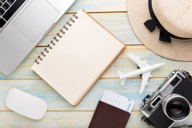 Yaz tatil arka plan, seyahat ve tatil öğeler ahşap t