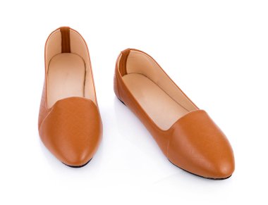 Deri ayakkabılar beyaz arkaplanda izole