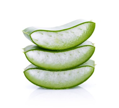 aloe vera taze yaprak beyaz izole