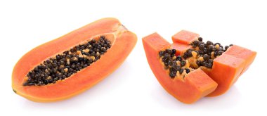 Papaya beyaz arka planda izole edilmiş