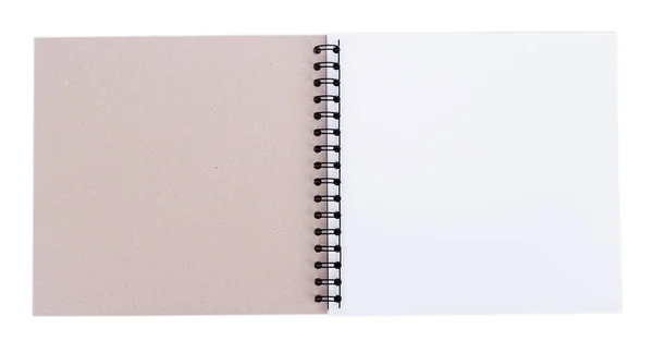 Notebook espiral realista em branco e lápis isolado no bac branco — Fotografia de Stock