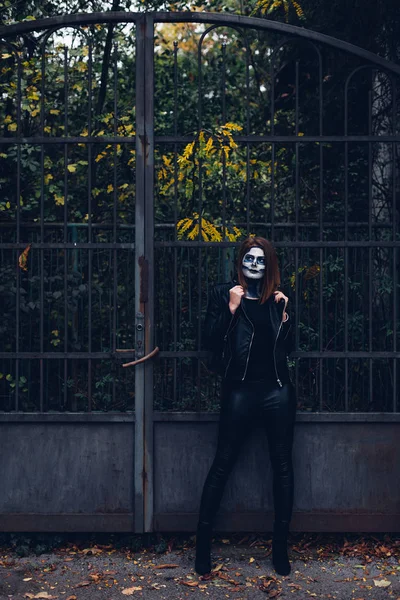 Woman in Skeleton costume