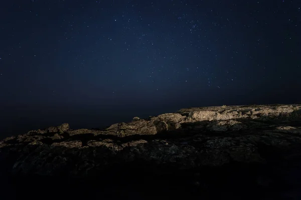 Piedra piedras mar cielo estrellado — Foto de Stock