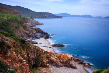 Nha Trang defne (görünümünden Cu Hin geçmek), Khanh Hoa, Khanh Hoa, Vietnam. Nha Trang onun plajları ve tüplü dalış için bilinen ve bir hedef için uluslararası turist geliştirdi.